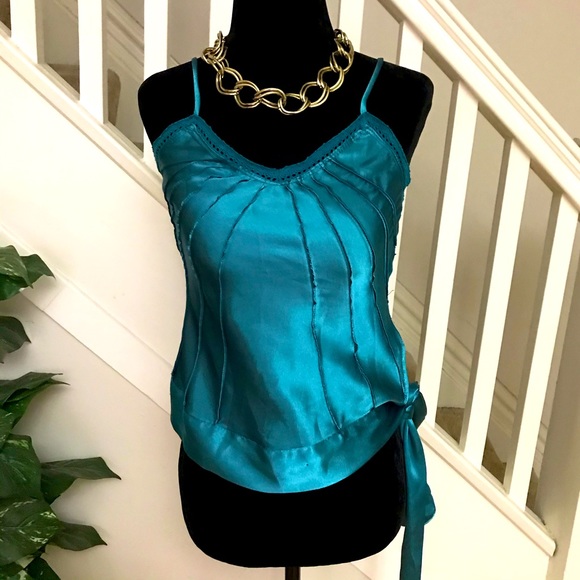 Spaghetti strap tank top - Picture 1 of 11